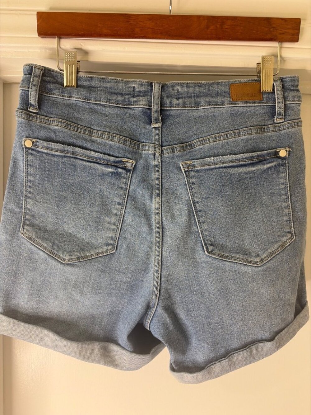 Judy Blue Cuffed Jean Shorts 3" Inseam Size L Casual Summer Comfort - Picture 2 of 8